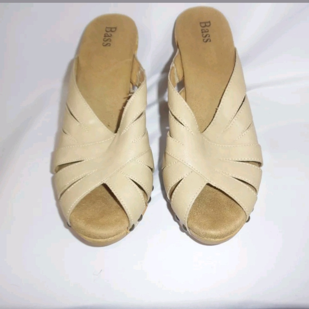 Bass "Misty" Clog Wooden Heel Size 8.5